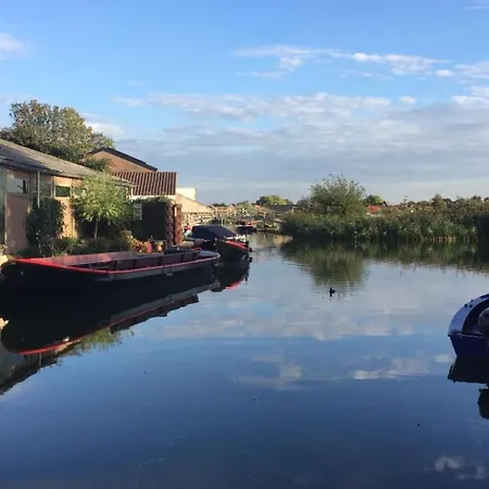 In Wervershoof Mit Sonniger Terrasse By Interhome Vakantiehuis Wervershoof