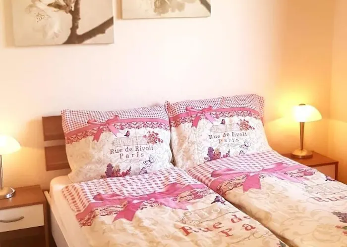 In Wervershoof Mit Sonniger Terrasse By Interhome Tatil Evi Wervershoof